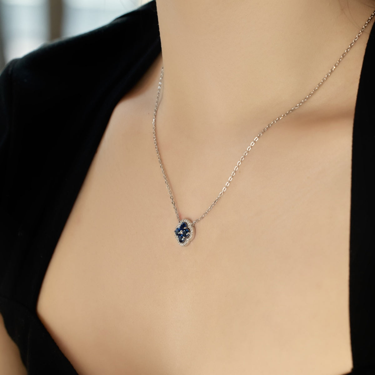 [HOT] Collier exquis avec motif de trèfle à quatre feuilles