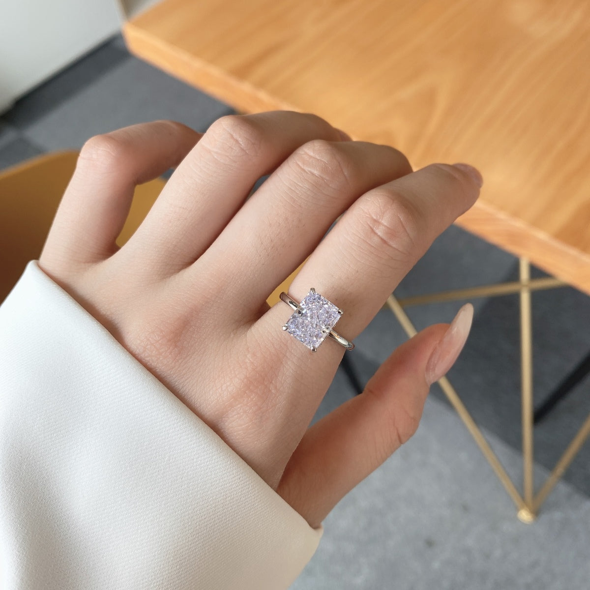 [HOT] Bague de banquet ornée de 4,0 carats, taille radiand enchanteresse
