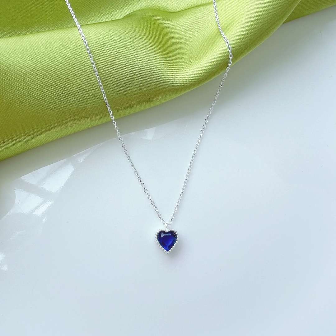 [HOT] Collier en forme de cœur orné