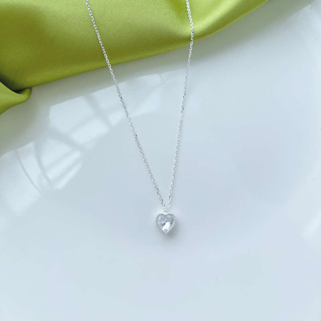 [HOT] Collier en forme de cœur orné