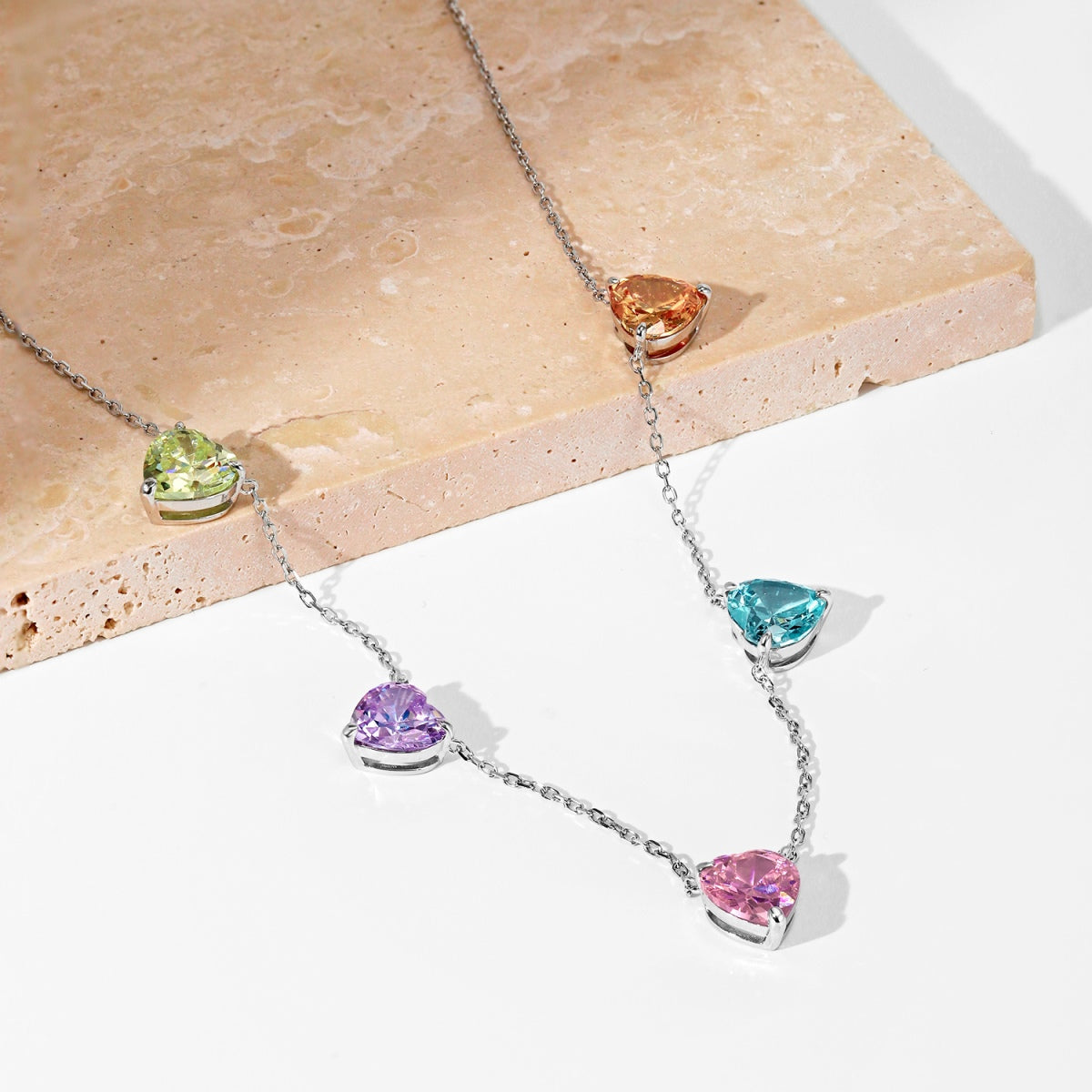 [HOT] Collier scintillant en forme de cœur coloré