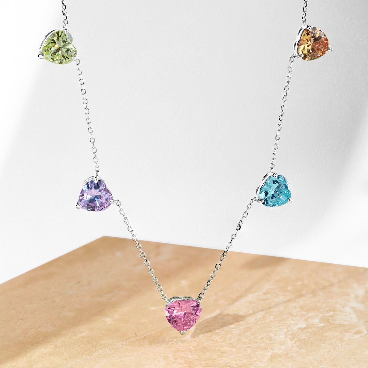 [HOT] Collier scintillant en forme de cœur coloré
