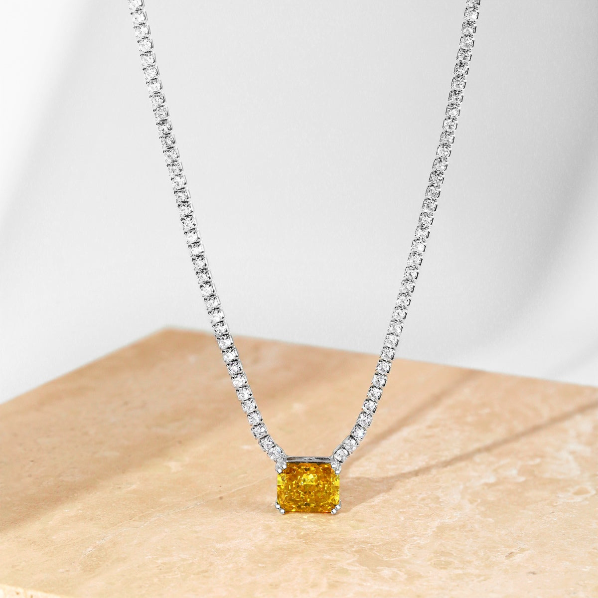 [HOT] Collier élégant taille radiant de 4,0 carats