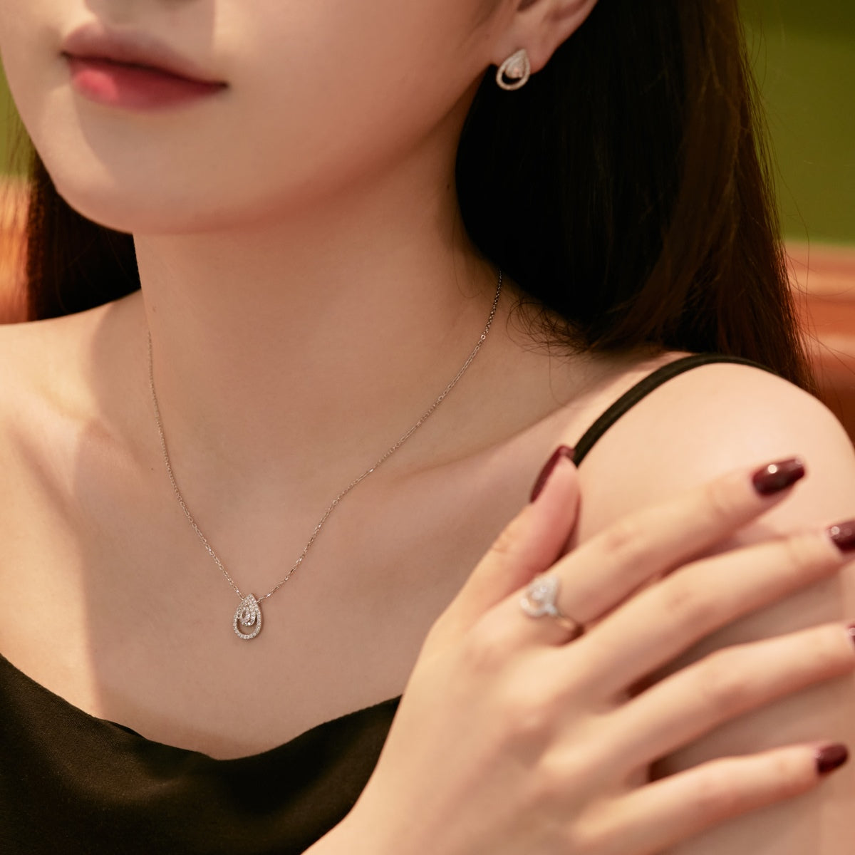 [HOT] Collier scintillant en forme de poire