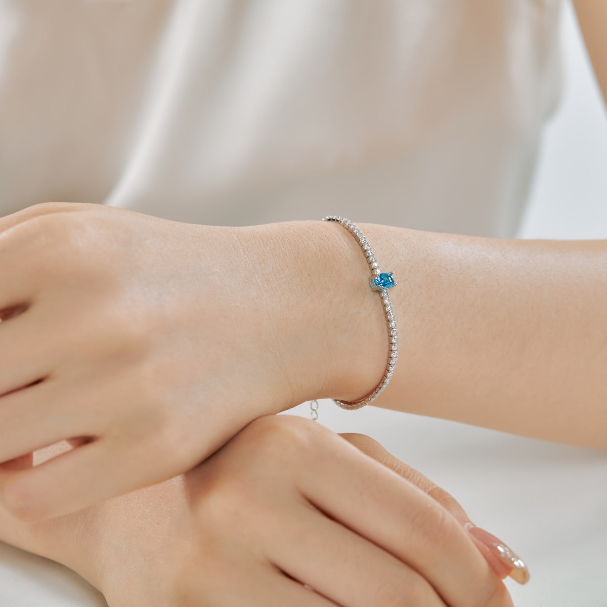 [HOT] Bracelet quotidien exquis taille ovale de 0,75 carat