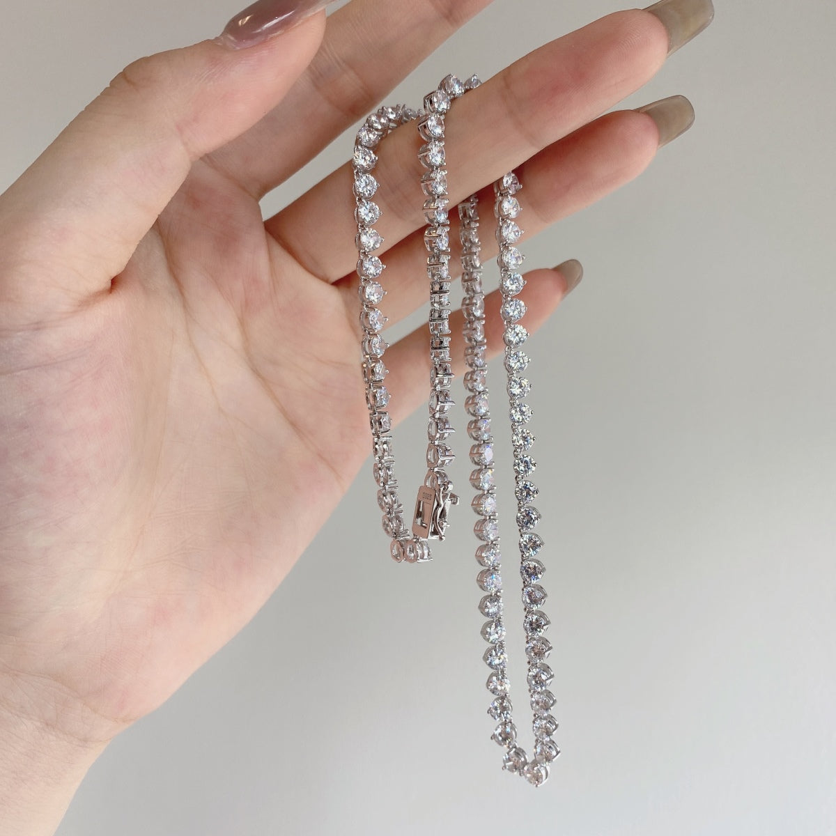 [HOT] Collier de tennis orné de cœurs taillés