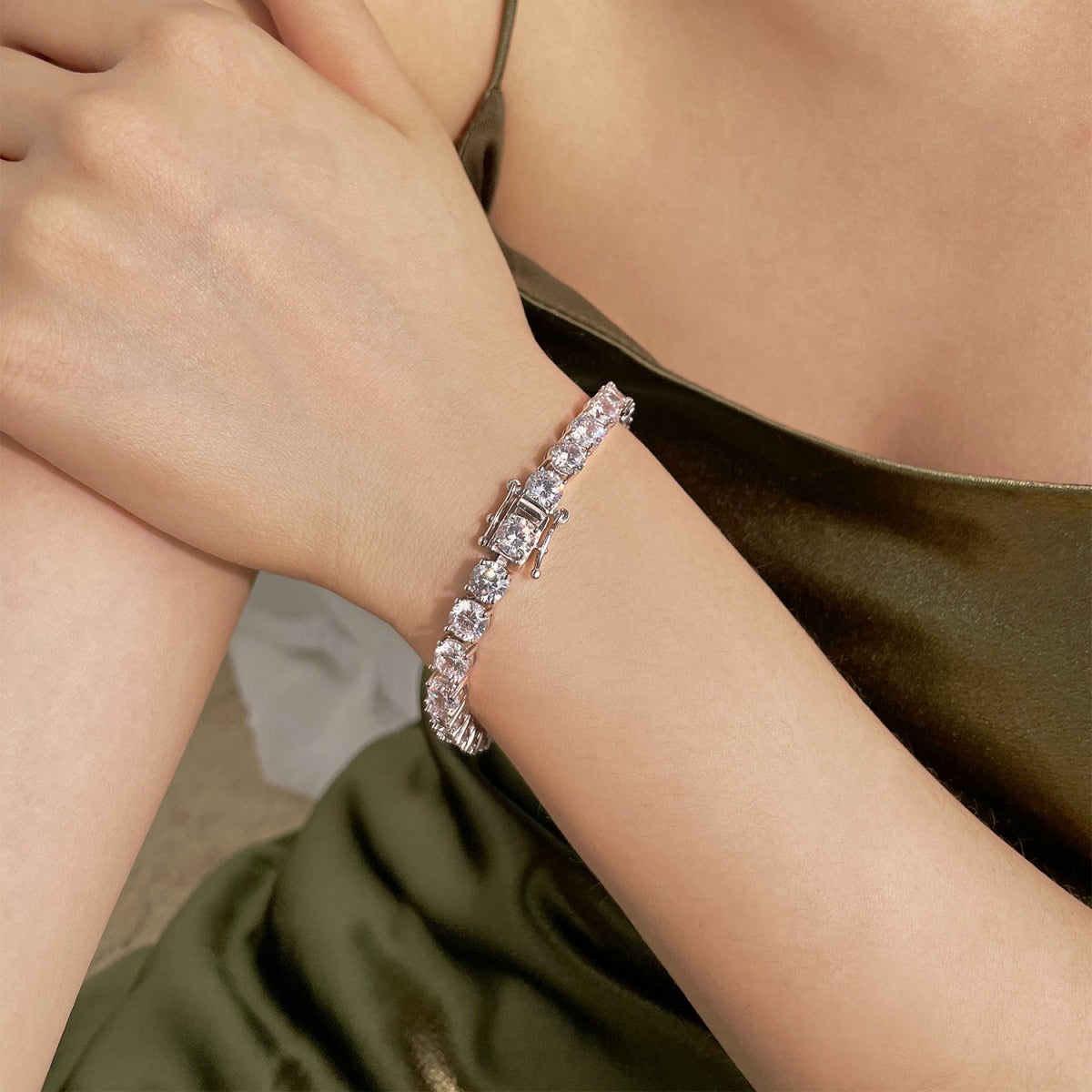 [HOT]0.75 Carat Dazzling Round Cut Wedding Bracelet