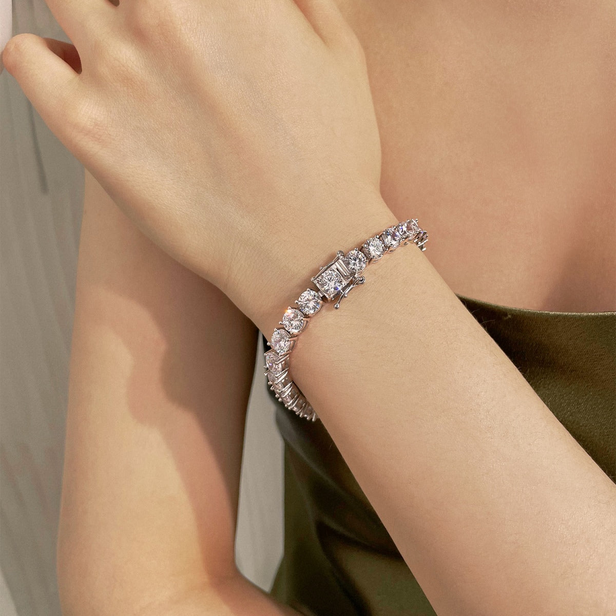 [HOT]0.75 Carat Dazzling Round Cut Wedding Bracelet