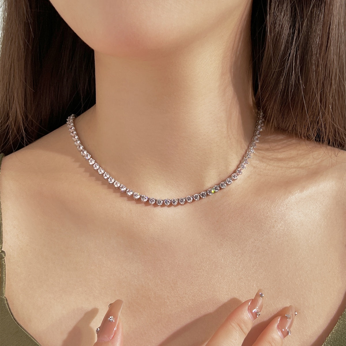[HOT] Collier de tennis orné de cœurs taillés