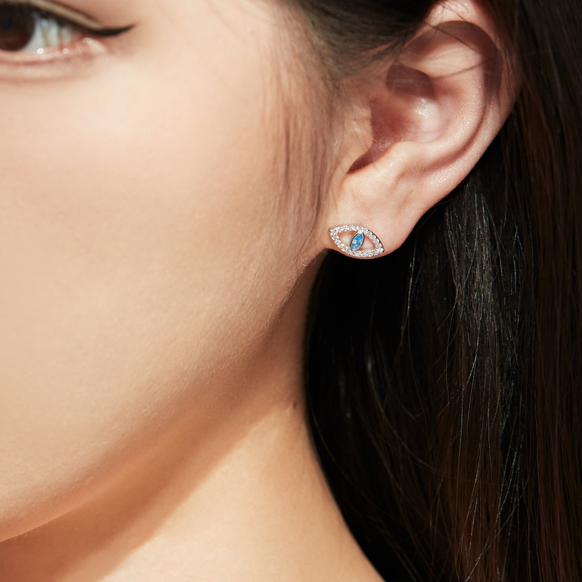 [HOT]Blue Devil Eyes Hollow Stud Earrings