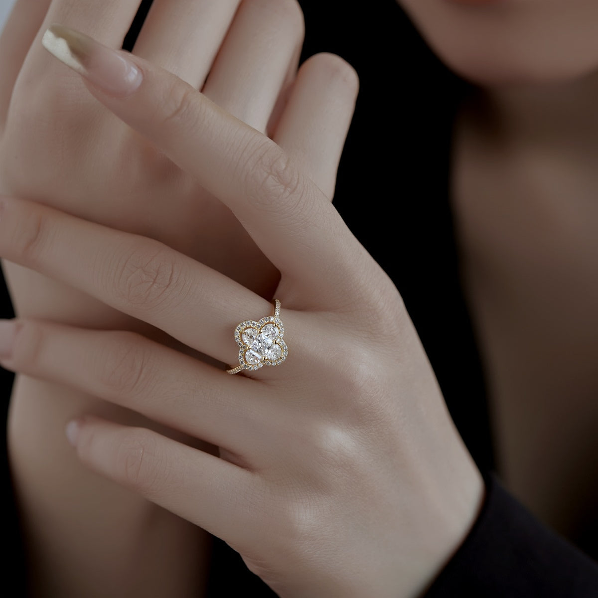 [HOT] Bague de banquet luxueuse en forme de fleur d'éternité
