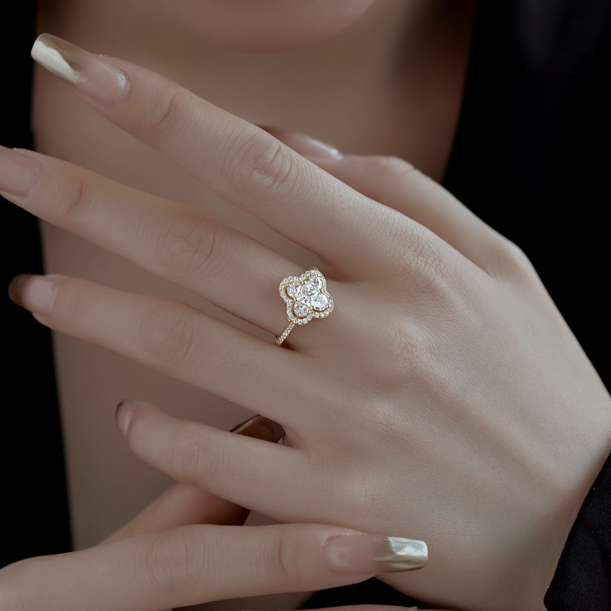[HOT] Bague de banquet luxueuse en forme de fleur d'éternité