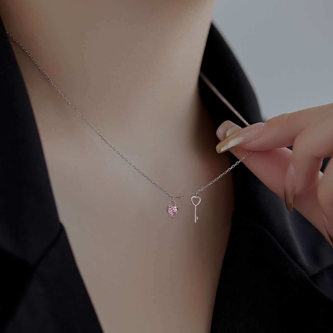 [HOT] Collier pendentif clé en forme de cœur unique