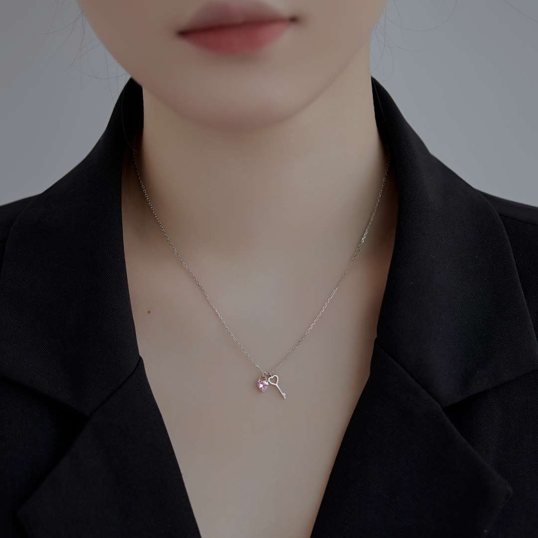 [HOT] Collier pendentif clé en forme de cœur unique
