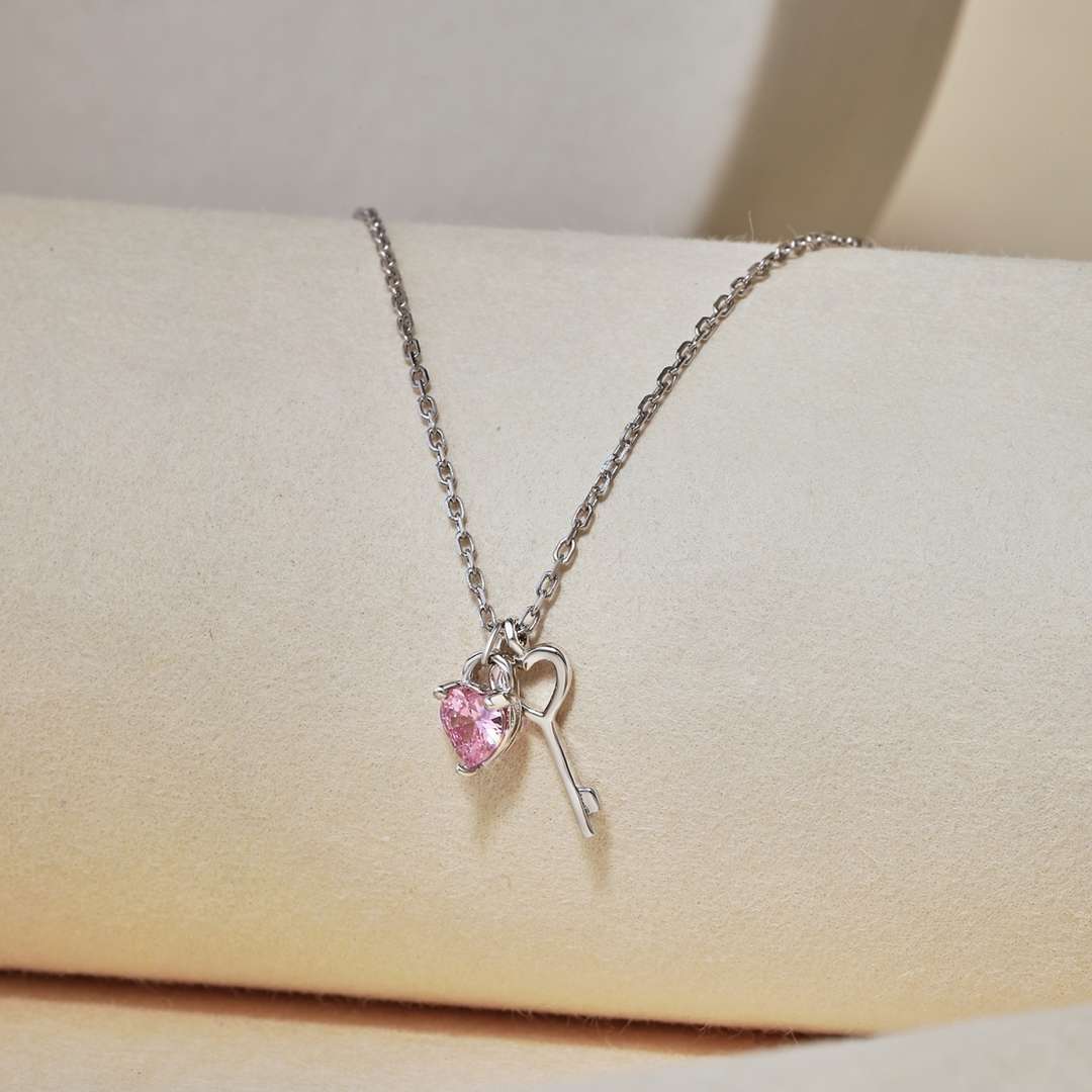 [HOT] Collier pendentif clé en forme de cœur unique