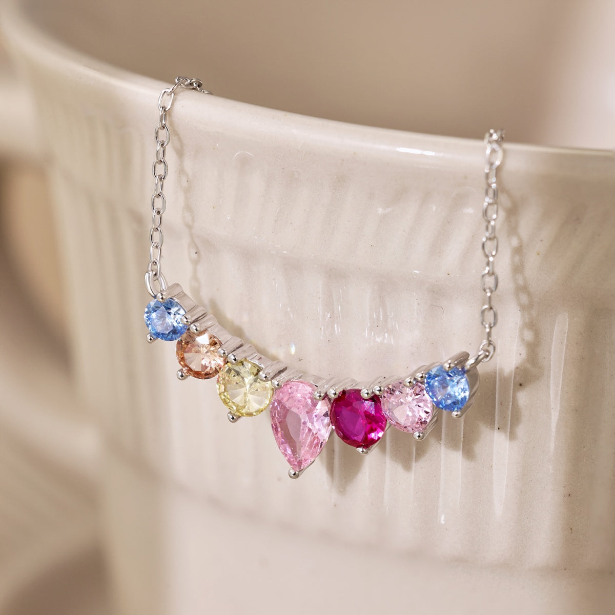 [HOT] Collier délicat en forme de cœur coloré