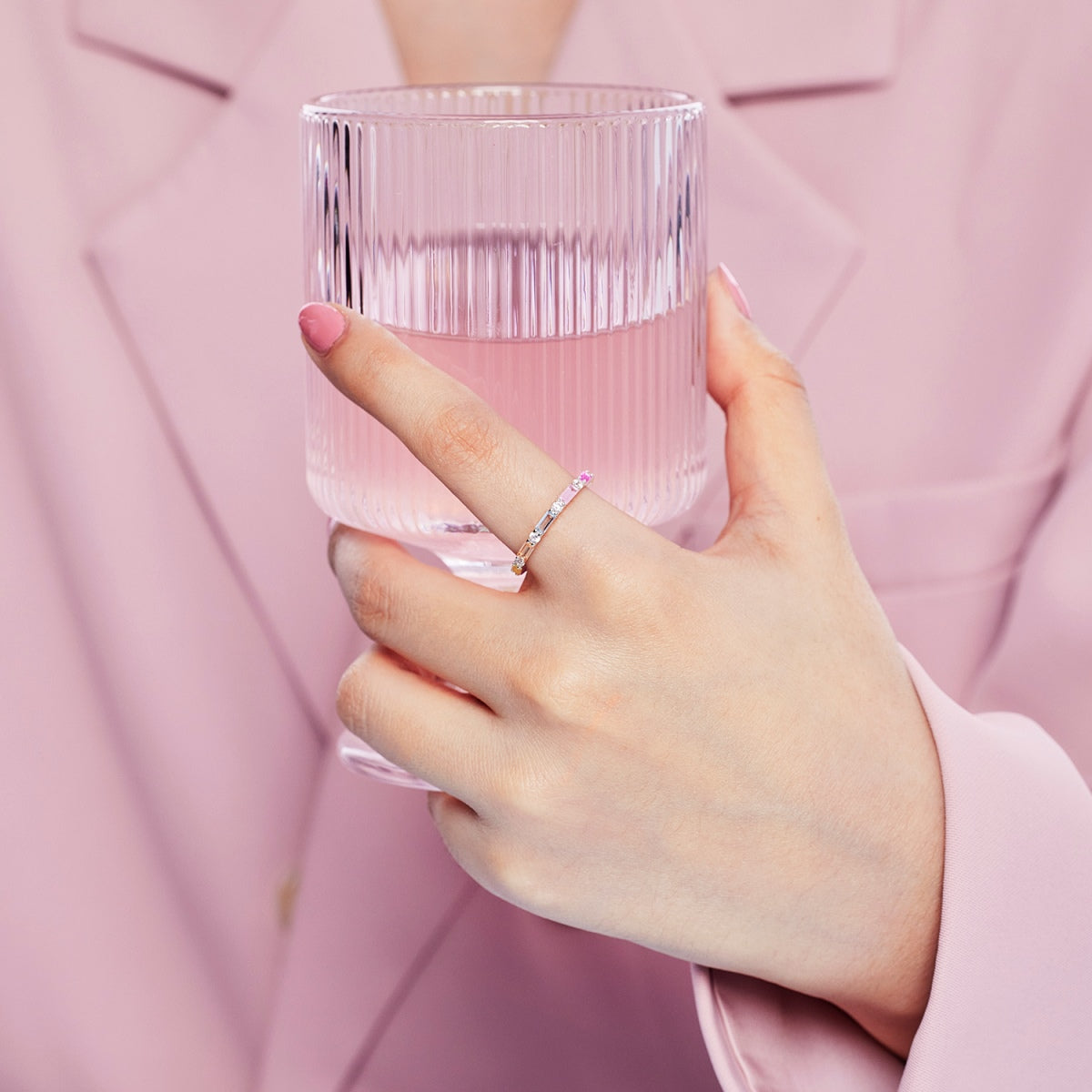 [HOT] Bague quotidienne élégante à taille radieuse Lively In Shades