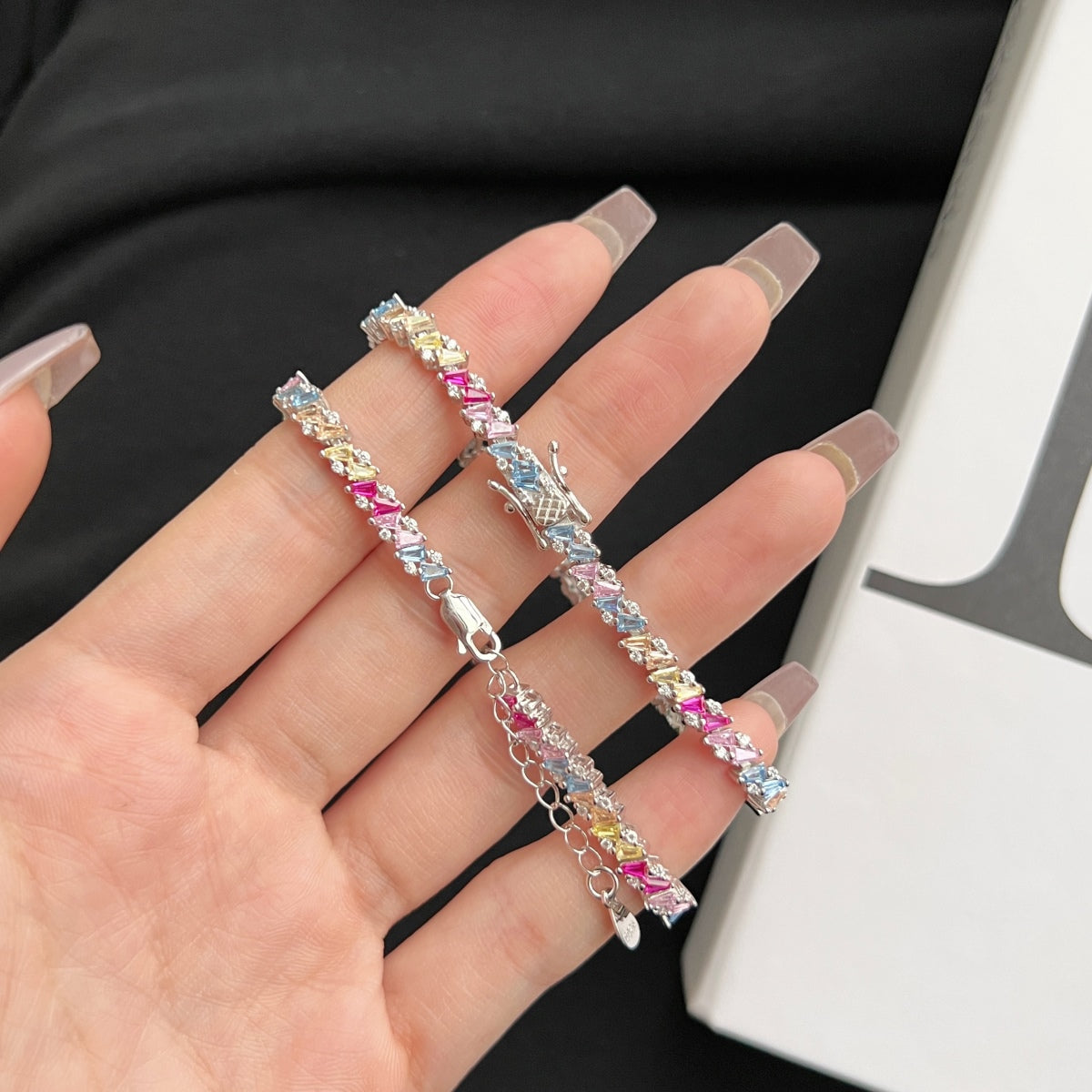 [HOT] Bracelet de fête multi-coupes orné et scintillant