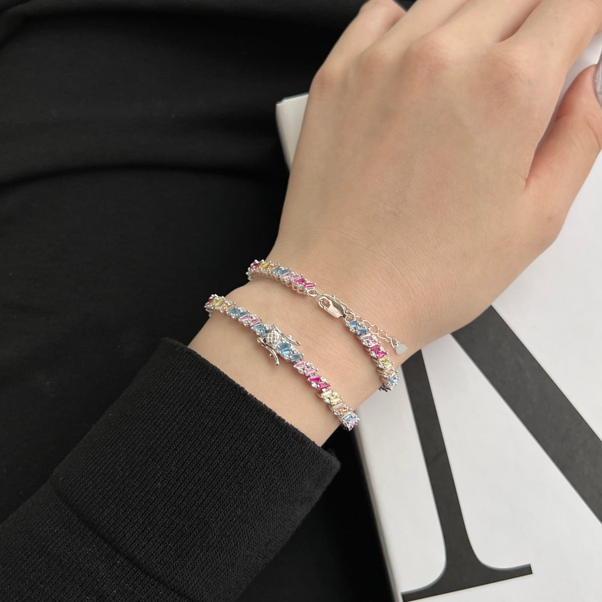 [HOT] Bracelet de fête multi-coupes orné et scintillant