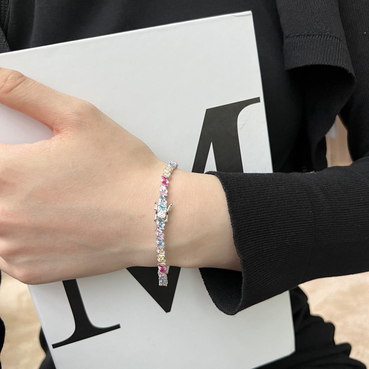 [HOT] Bracelet de fête multi-coupes orné et scintillant