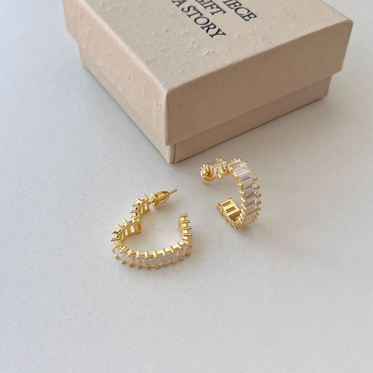 [HOT]Boucles d'oreilles découpées en forme de cœur rayonnant