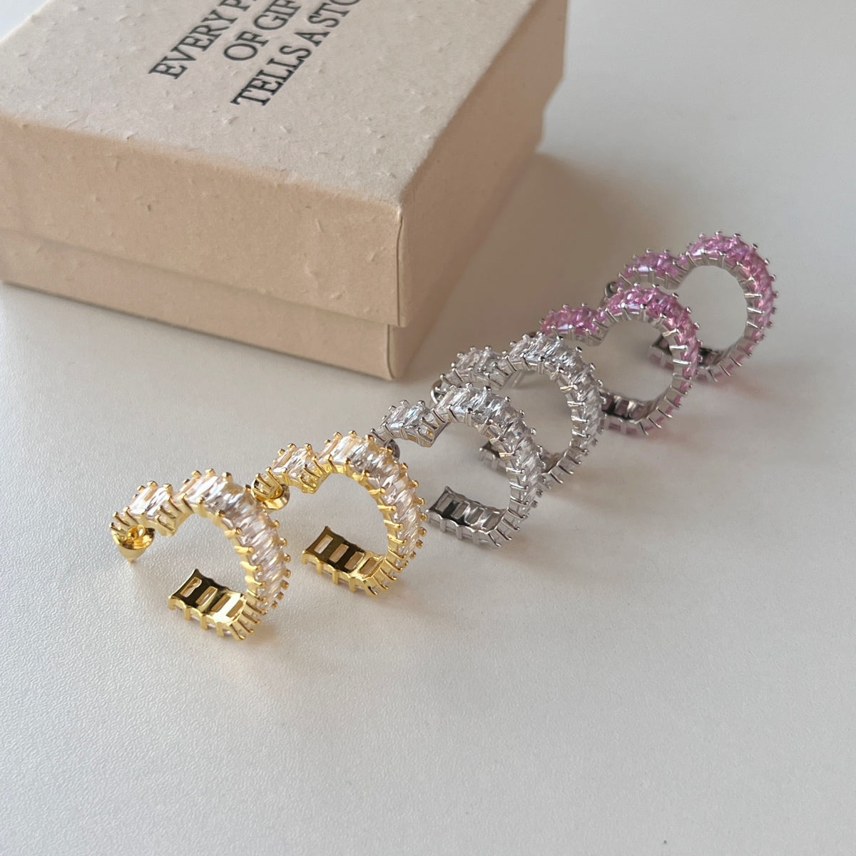 [HOT]Boucles d'oreilles découpées en forme de cœur rayonnant