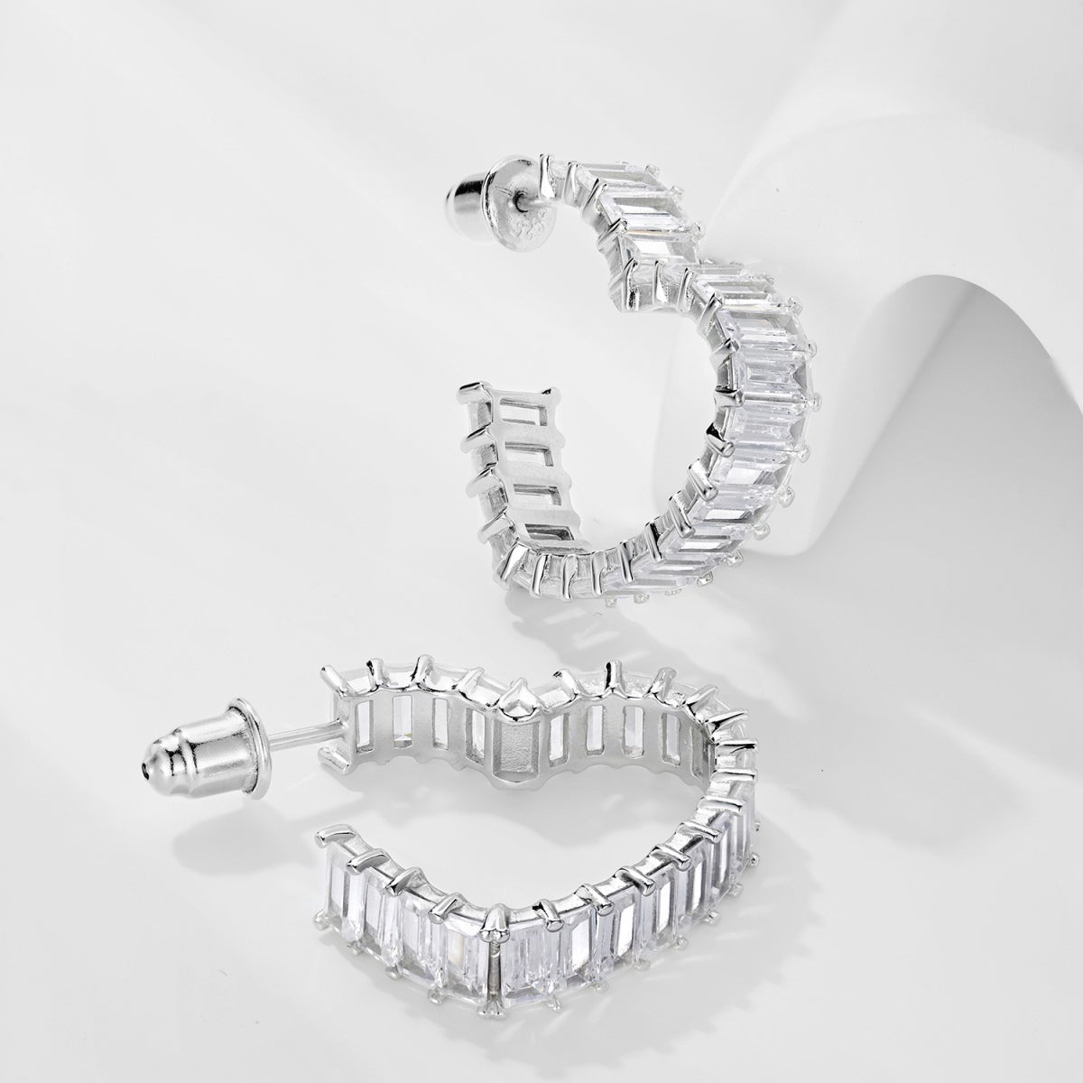 [HOT]Boucles d'oreilles découpées en forme de cœur rayonnant