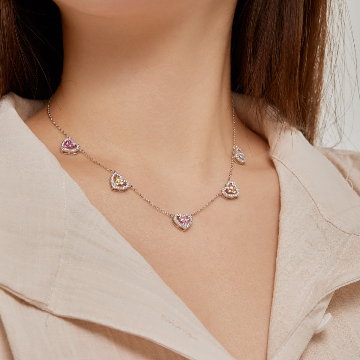 [HOT] Collier scintillant à cinq cœurs
