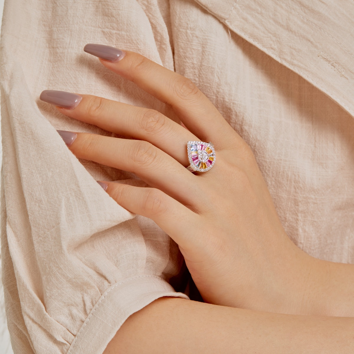 [HOT] Bague de banquet élégante et colorée en forme de goutte d'eau