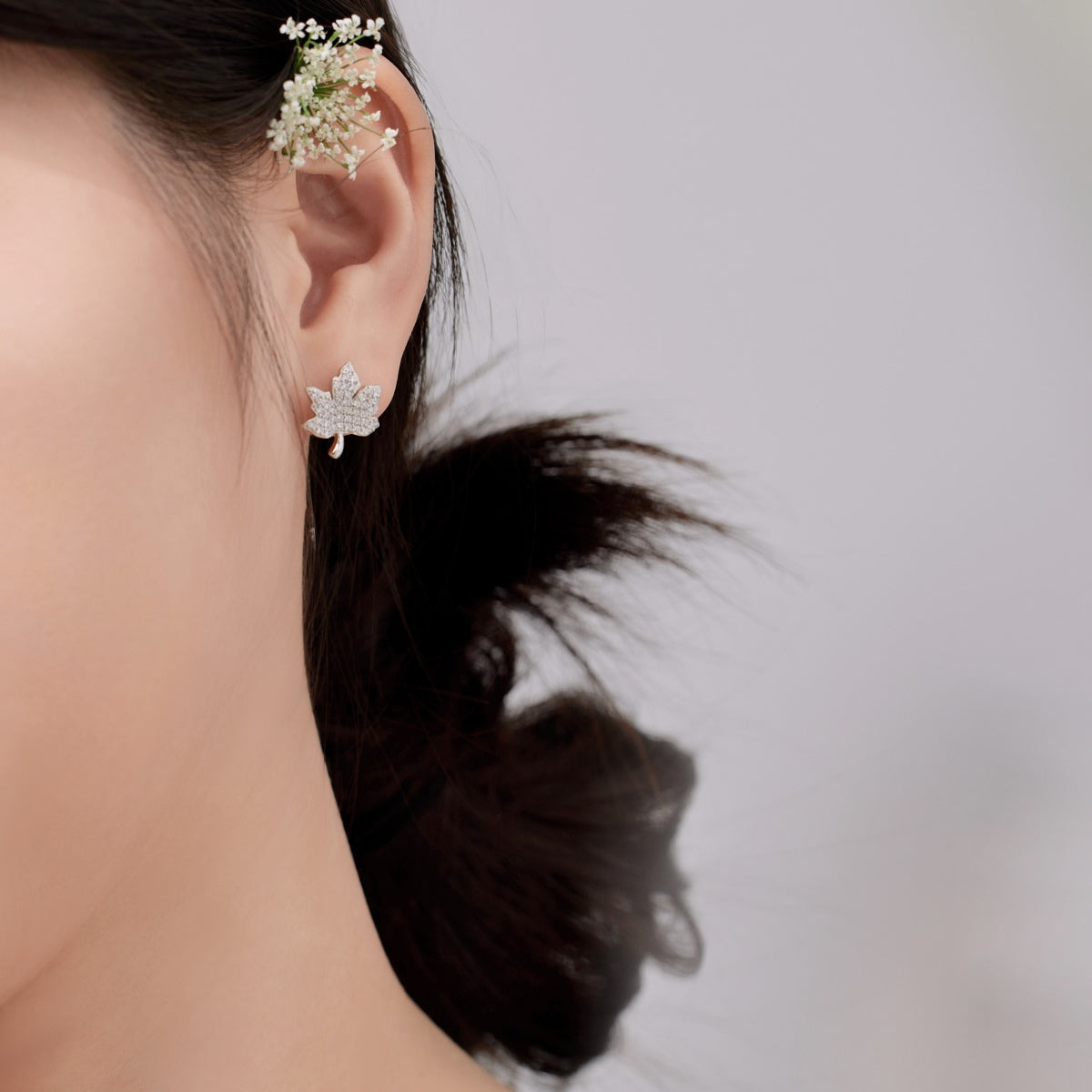 [HOT]Exquisite Maple Leaf Design Earrings