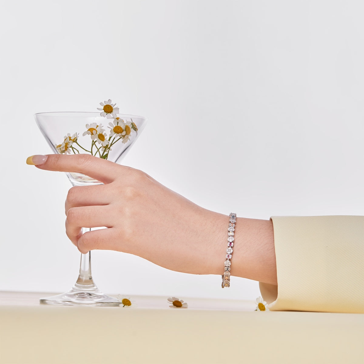 [HOT]Dazzling Radiant Multi Cut Daily Bracelet