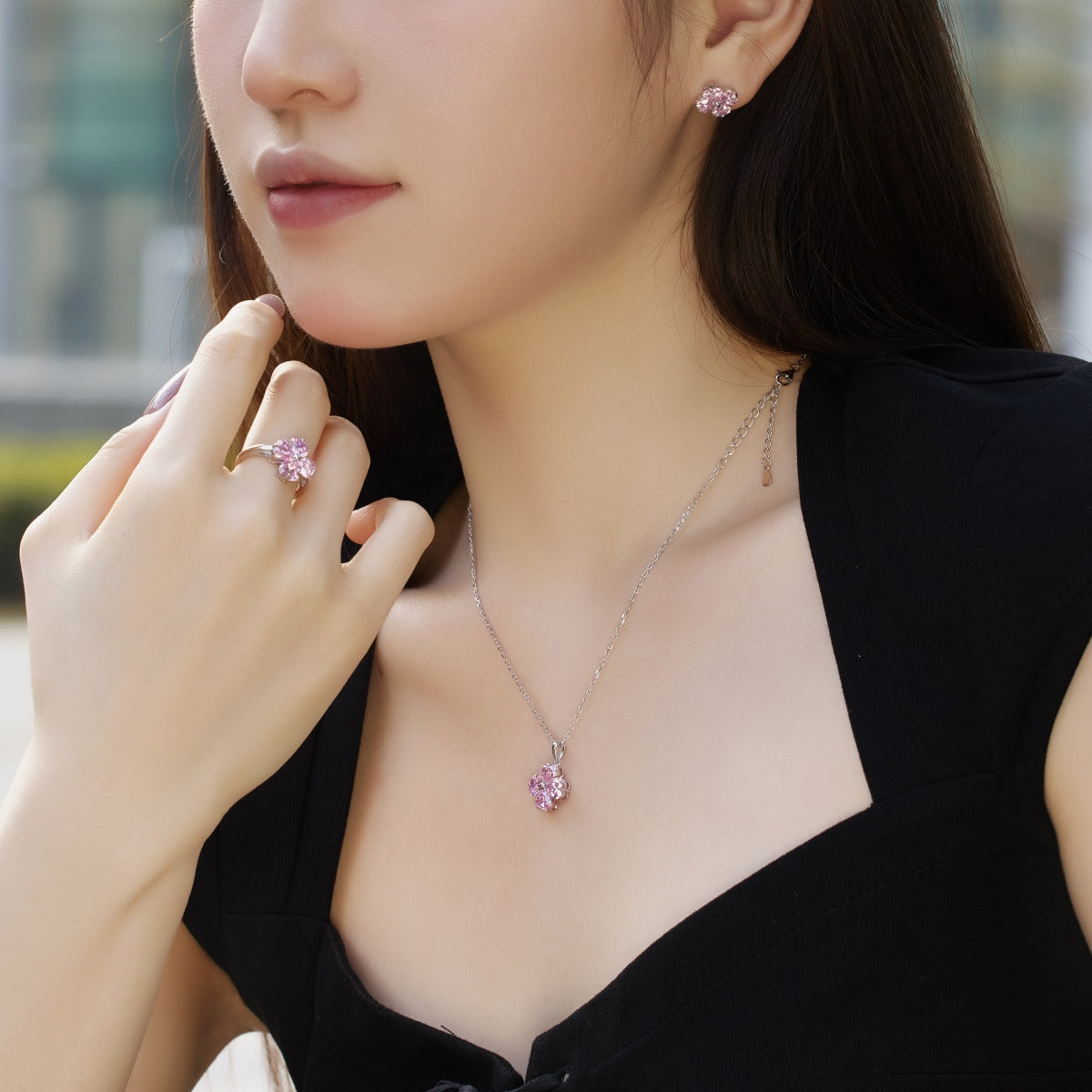 [HOT]Boucles d'oreilles boule trèfle à quatre feuilles
