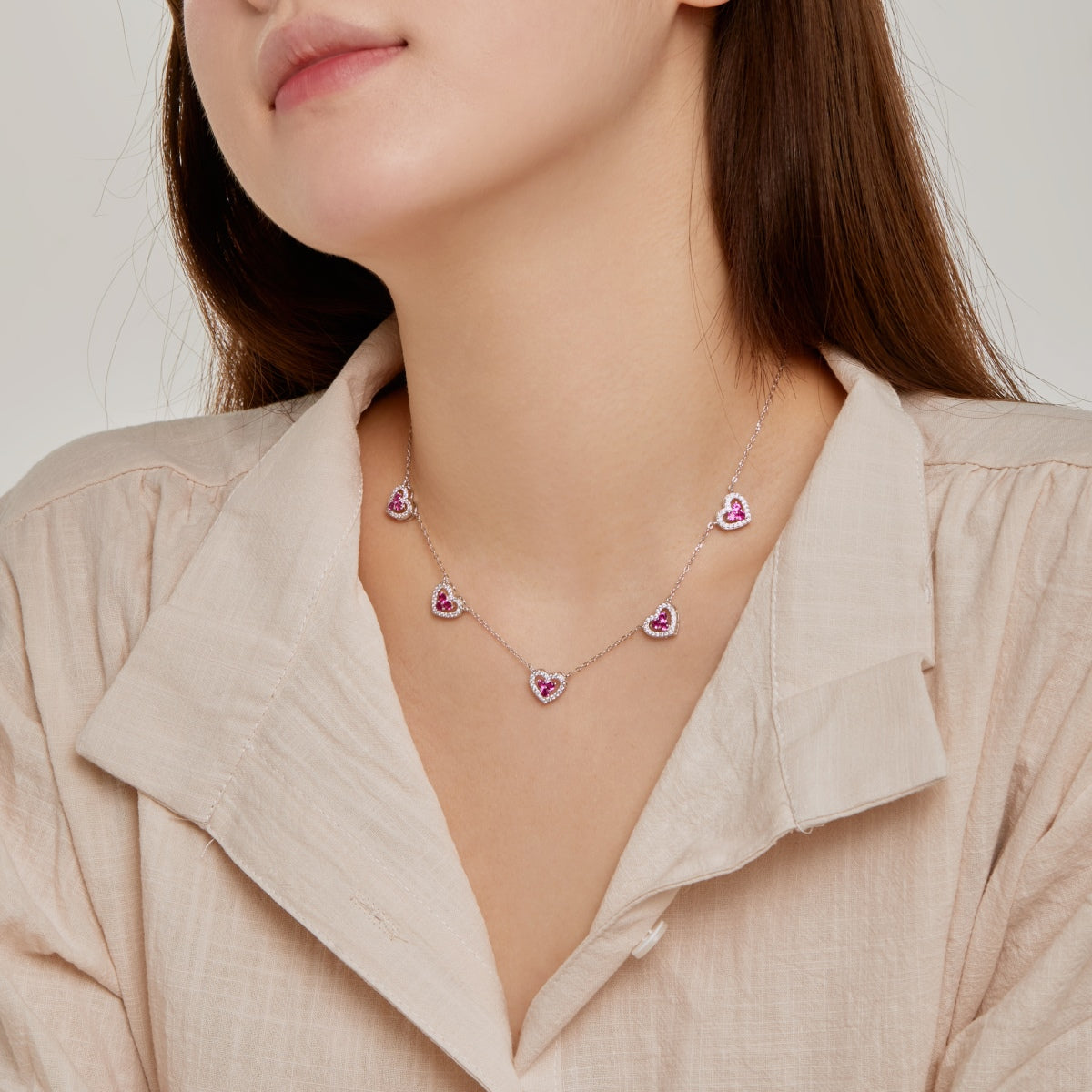 [HOT] Collier scintillant à cinq cœurs