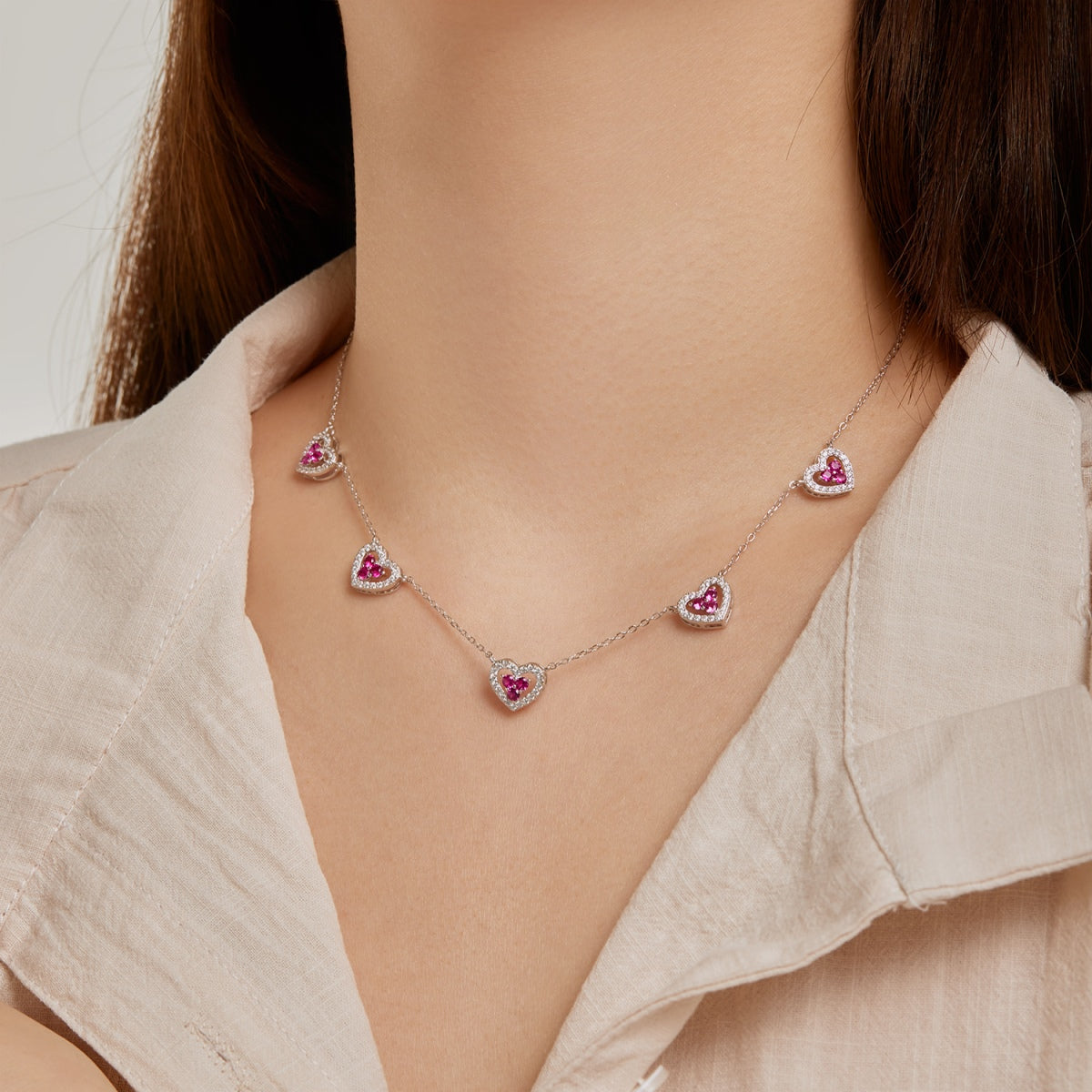 [HOT] Collier scintillant à cinq cœurs