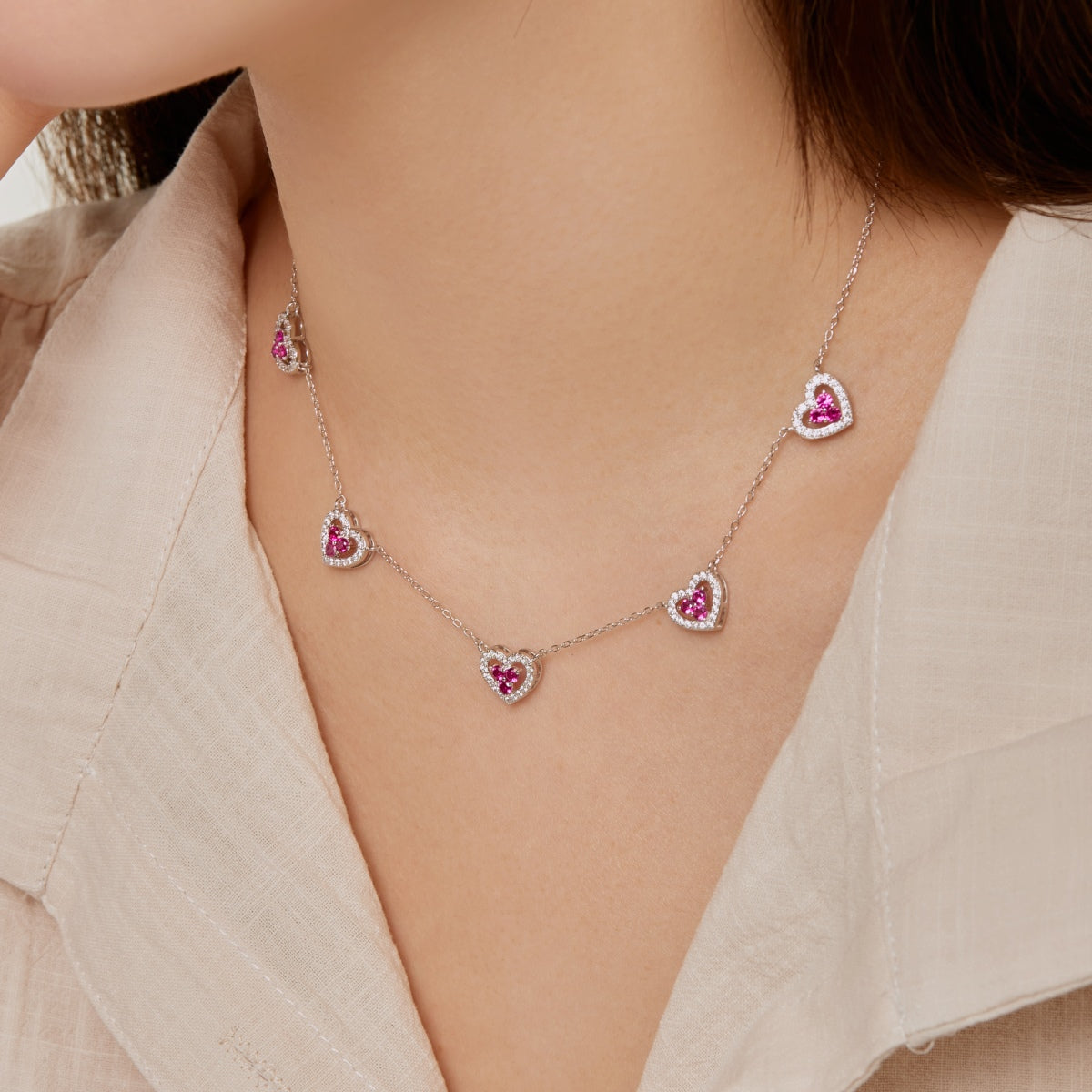 [HOT] Collier scintillant à cinq cœurs