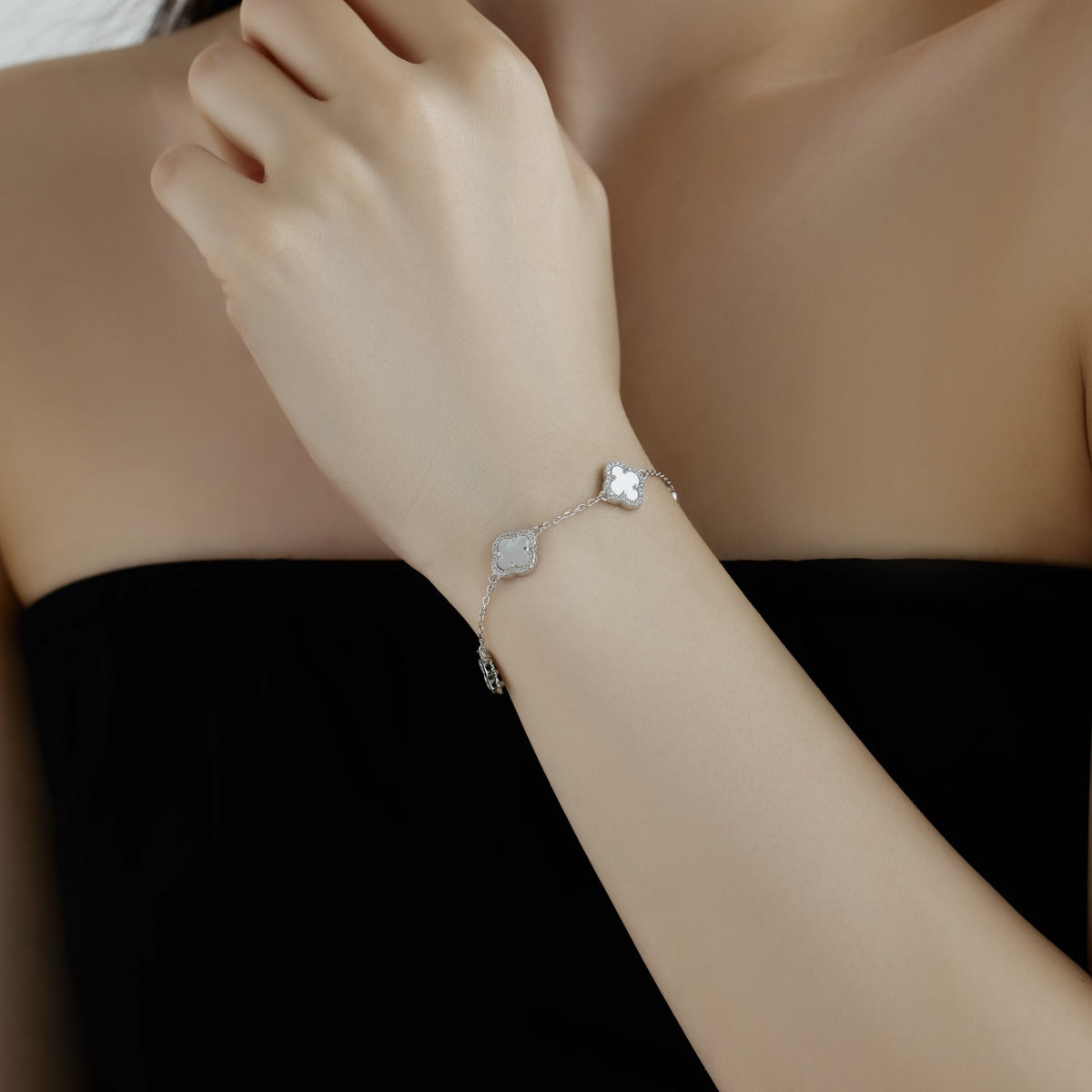 [HOT] Bracelet exquis en trèfle à quatre feuilles