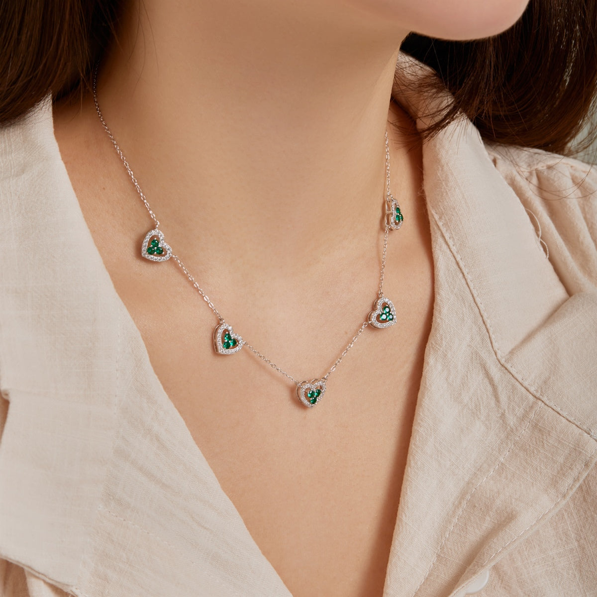 [HOT] Collier scintillant à cinq cœurs