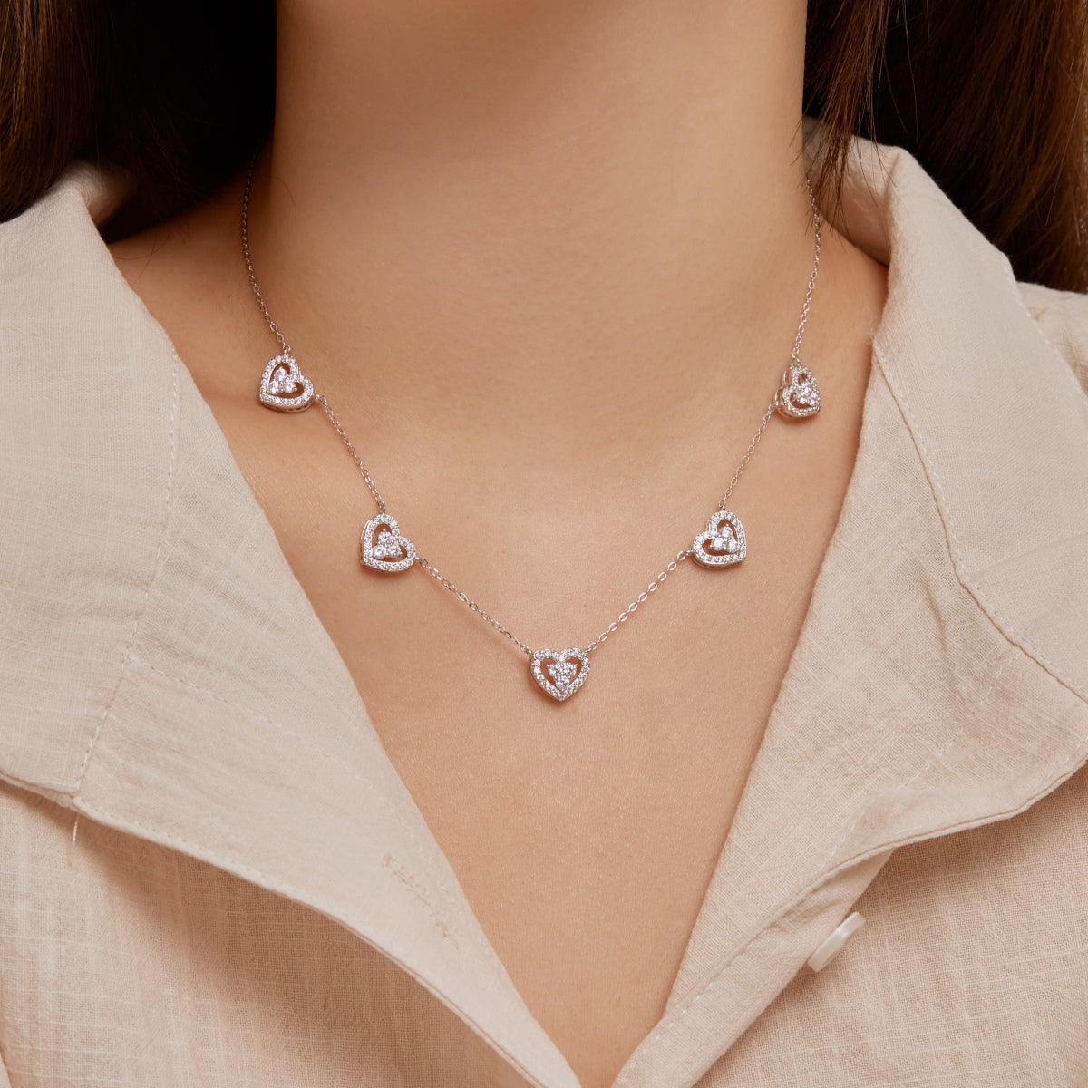 [HOT] Collier scintillant à cinq cœurs