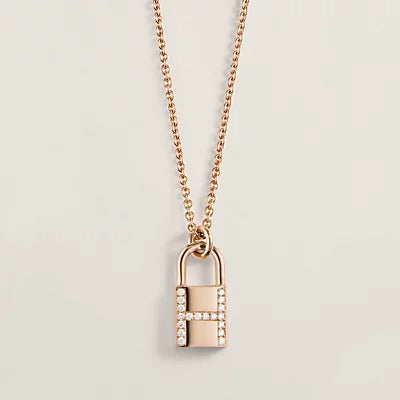 DIANA HM ADVANCED NICHE LOCK HEAD NECKLACE DIAMONDS