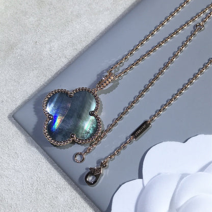 Collier Diana Clover 25 mm en or et nacre foncée avec gros trèfle
