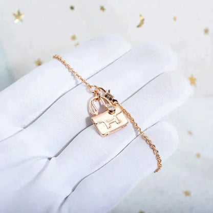 DIANA AMULETTE PEDANT ROSE GOLD NECKLACE