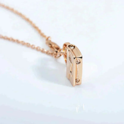 DIANA AMULETTE PEDANT ROSE GOLD NECKLACE