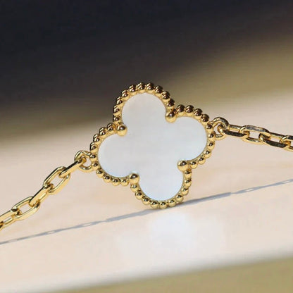 DIANA CLOVER 20 MOTIFS WHITE MOP NECKLACE