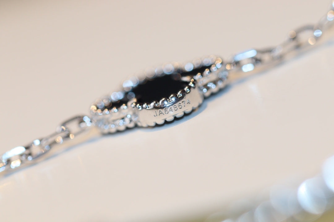 DIANA CLOVER 20 MOTIFS ONYX DIAMOND SILVER