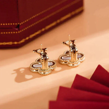 DIANA CLOVER MEDIUM 1 MOTIFS  WHITE MOP STUD EARRINGS