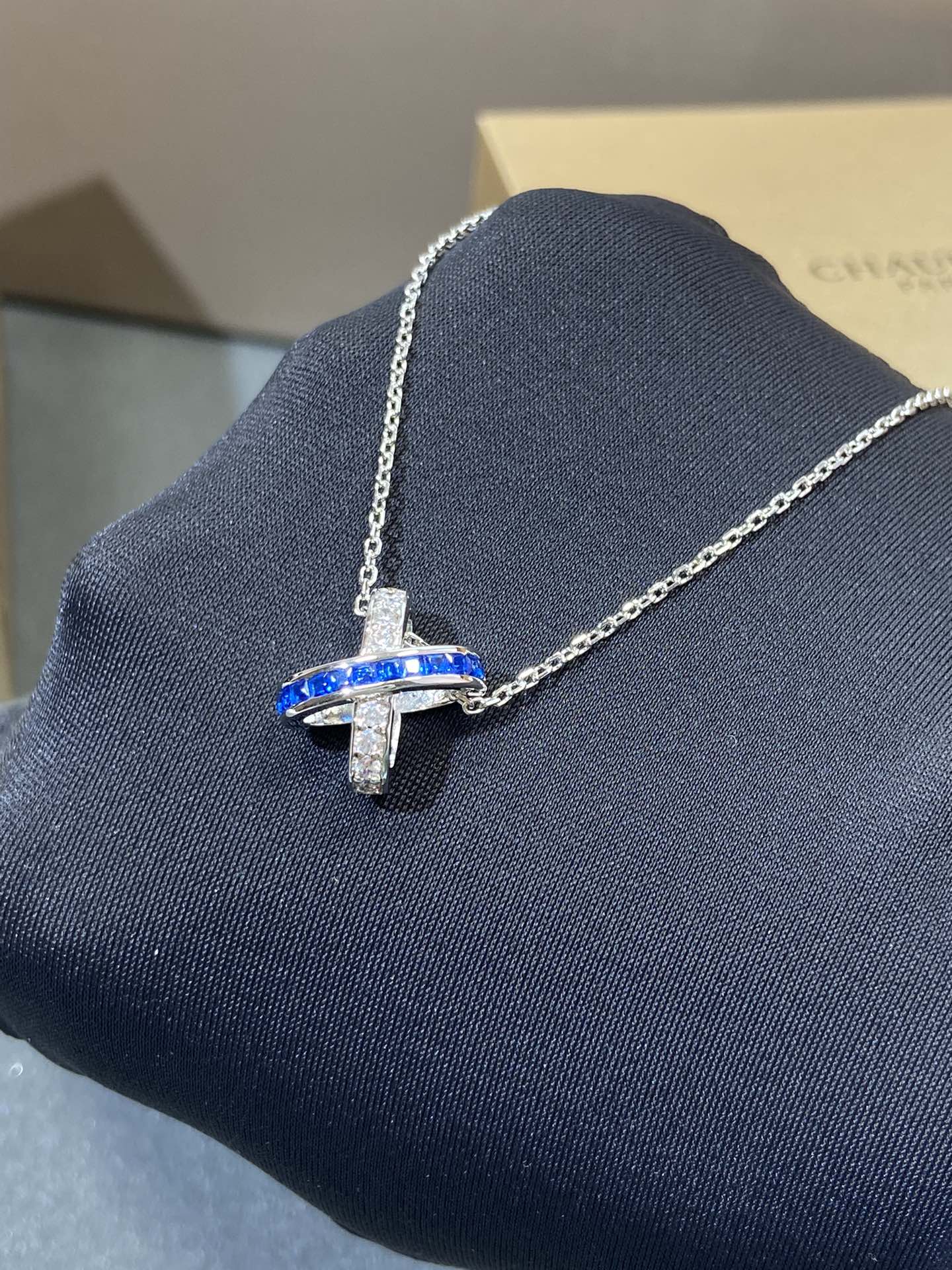 DIANA LIENS DIAMOND SILVER NECKLACE