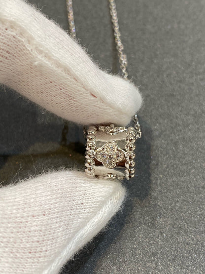 Collier pendentif en argent et diamants Diana Perlee 