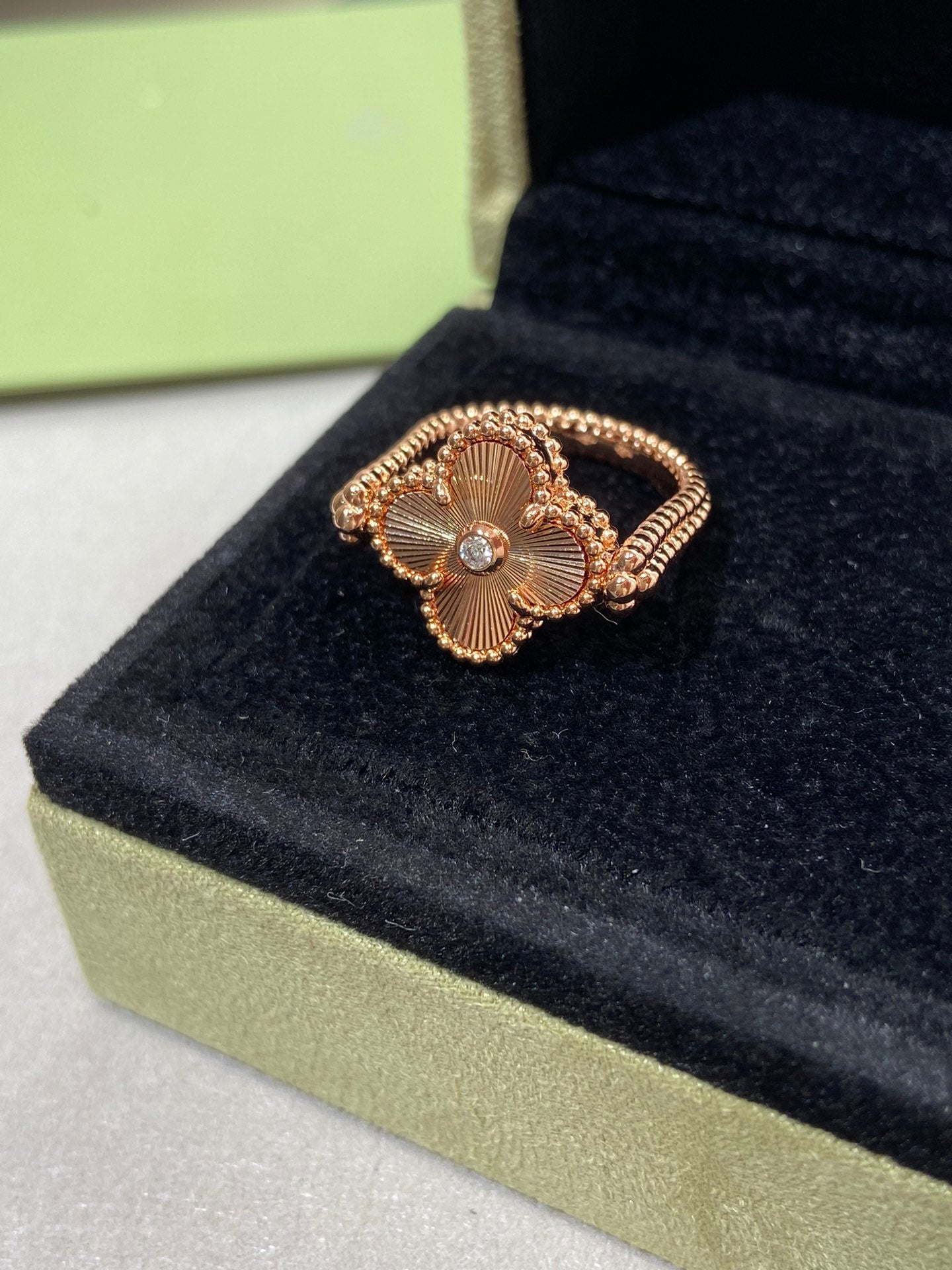 BAGUE EN OR ROSE RIVERSIBLE DIANA CLOVER