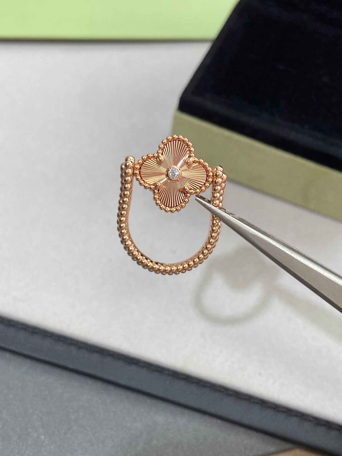 BAGUE EN OR ROSE RIVERSIBLE DIANA CLOVER