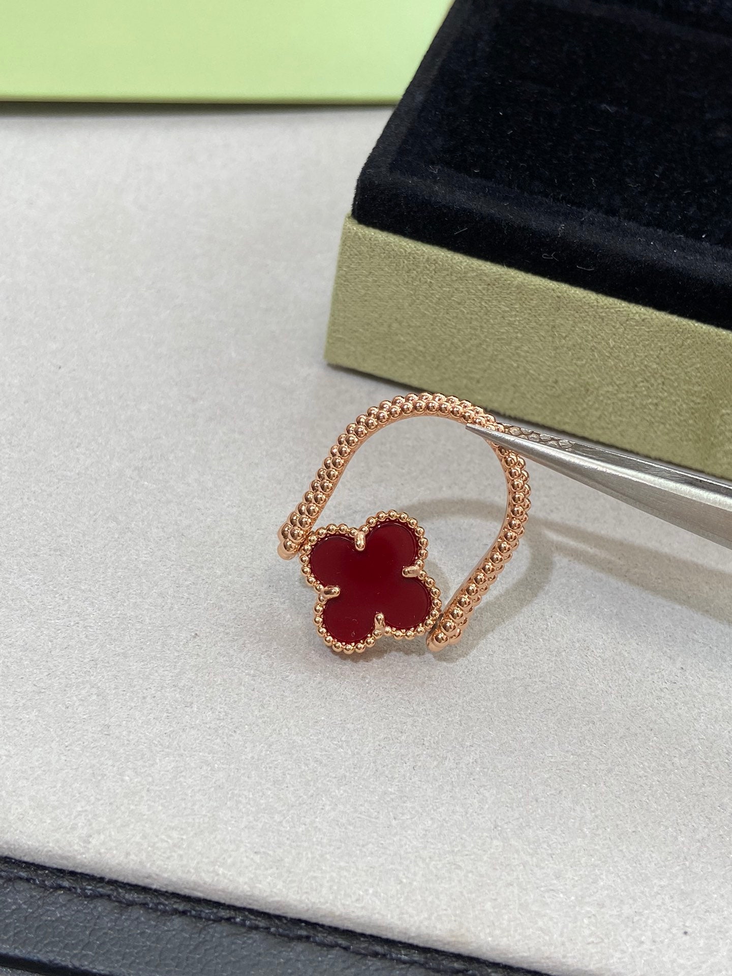 BAGUE EN OR ROSE RIVERSIBLE DIANA CLOVER